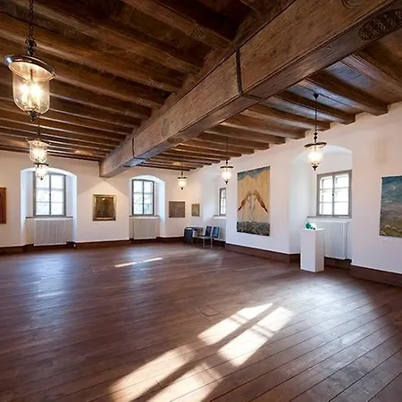 מלון Monastery סופרון