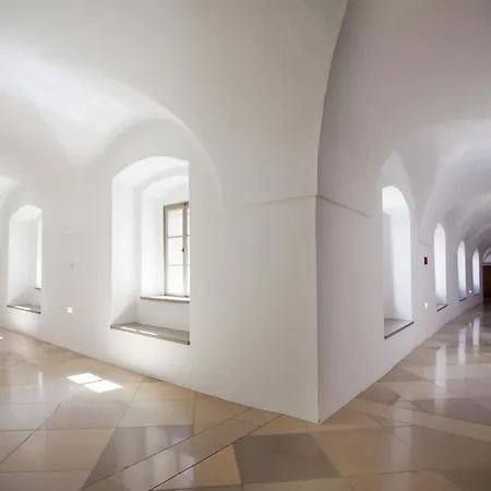 Monastery מלון 4*