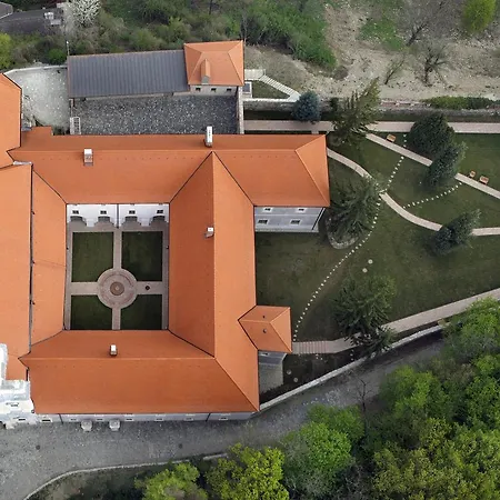 ホテル Monastery ショプロン